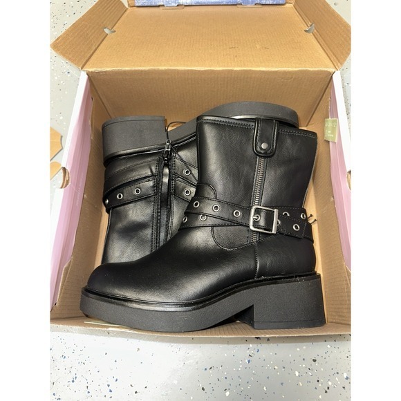 pop Shoes - Women's Size 6.5 Pop Billboard Black Ankle Boots with Buckles NEW‎ Z26